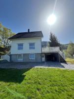 Feriehus og naust i idylliske omstendigheter - Bed and Breakfast