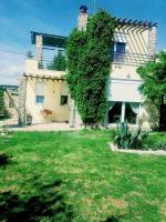 Seaside Green Villa - B&B Karianí