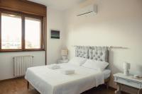 B&B Rome - The Spacious Residence with 3 Bedrooms and Private Parking - Bed and Breakfast Rome