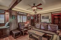 The Craftsman Coastal Cottage in Leucadia - B&B