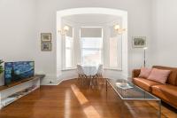 Timeless CBD Sanctuary - 1BR - Heart of Adelaide - Chambres d’hôtes
