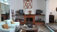 Casa amplia y confortable, totalmente amoblada, quincho con asador, excelente ubicación - B&B