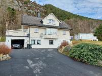 Ålesund Apartment with free parking - B&B Ålesund