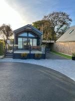 B&B Whitford - The Pods at Haulfryn Caravan Park - Bed and Breakfast Whitford