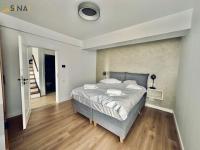 Two-Bedroom Deluxe Apartment with Balcony