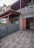 Modern Studio 2 with a Yard - B&B La Canea