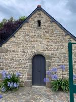 Historic Manoir de Crux with Large Garden near Mont-Saint-Michel - B&B Tirepied