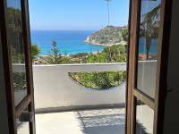 Three-Bedroom Holiday Home with Sea View