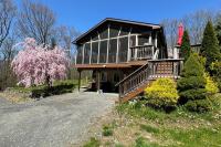 Woodland Whimsy a private escape, hot tub, pool, sunroom - B&B Saugerties