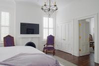 Two-Bedroom Apartment (Self Check-in with Virtual Front Desk)