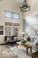 Alpine Loft with Pool, Hot Tub & Mountain Views - B&B Canmore