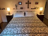 Camera Matrimoniale con Bagno in Comune 