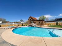 Timber & Tin B 1Bed 1Bath w Pool & Rooftop Deck - B&B