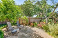 Romantic Casita with Garden and Deck 2 Miles to Plaza! - Chambres d’hôtes