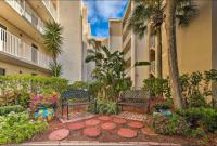 Bright beachfront on no-drive beach - B&B