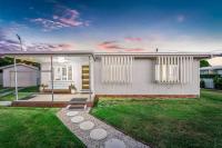 BeachBox - Stones Throw From The Beach - B&B