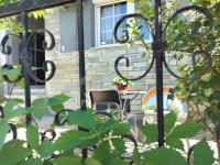 Isalos - Explore Center by foot - Close to Helexpo, University & Hospital - B&B