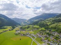 Holiday Home in Neukirchen with Mountain Views - Bed and Breakfast Rosenthal