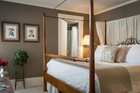 Suite with Lake View 4
