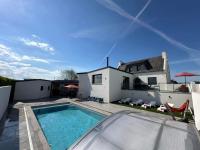 Entre Terre et Mer 12 Personnes Espace Piscine chauffée - B&B Landivisiau