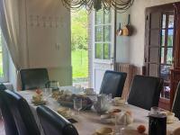 La Longère du cheval noir chambre d'hôtes référence et table d'hôtes, en pleine nature, proche d'une cité médièvale, parking couvert securisé - B&B Saint-Léonard-de-Noblat