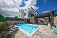Holiday house ZOROO with private pool - B&B