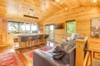 Mountain Home Cabin Rental w/ Fire Pit! - B&B Mountain Home