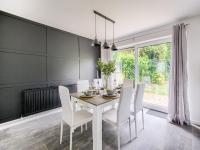 Large Solihull House Contractors NEC Airport HS2 - Bed and Breakfast