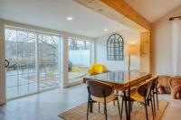 Brand New House with Large Porch in Lake Katrine - Chambres d'hôtes Lake Katrine