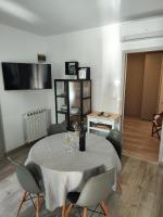 Apartment mit 2 Schlafzimmern und Terrasse