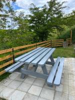 Căsuța de pe deal - Bed and Breakfast Hlincea