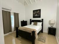 Tropical Villa at Lakeside View - Bed and Breakfast Salisbury