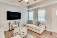 Charming Oak Island Beach House with Fire Pit and Yard - B&B Oak Island