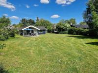 Holiday house by a fantastic beach and free WiFi - B&B Slagelse