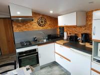 Studio location saisonnière bord de mer. - Bed and Breakfast Saint-Michel-Chef-Chef