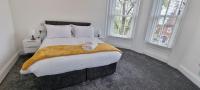 Deluxe One-Bedroom Apartment