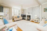 B&B Sunninghill - 3 Bedroom Cottage in Sunninghill, Ascot - Bed and Breakfast Sunninghill