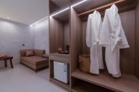 Bathtub King Room