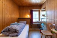Single Room with Shared Bathroom 31