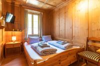 Double Room with Shared Bathroom 12
