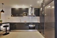 Four-Bedroom Apartment IX