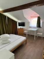 Triple Room with Lake View