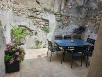 Superbe Maison 68m2 avec Cour -Hypercentre Avignon - Chambres d’hôtes Avignon