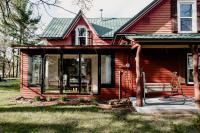 B&B Pepin - The Paige By Tanglewood Getaways - Bed and Breakfast Pepin