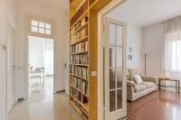 Apartamento con vistas y balcón
