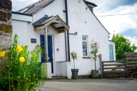 2 Bedroom Cottage with Spectacular Views of Snowdonia and Anglesey - Chambres d'hôtes Bangor