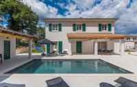 Villa Macan with Private Pool, Sauna & Garden - B&B Rojnići