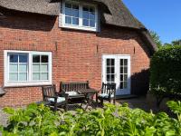Altes Friesenhaus West - Bed and Breakfast Morsum