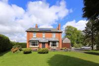 The Old Vicarage Dolfor - Bed and Breakfast Newtown