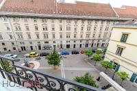 Blue Fountain Design Apartment - hostAID - B&B Budapest